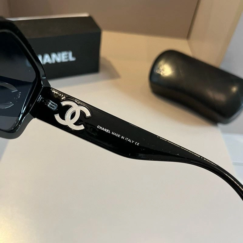 Sleek Chanel Sunglasses 278275