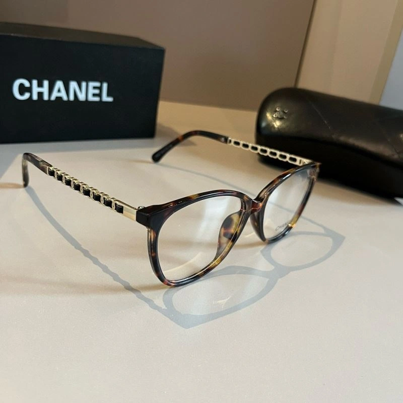 Chanel Sunglasses EasyMatch 278235