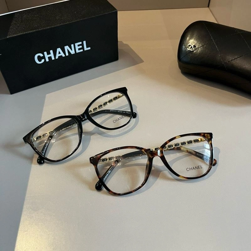 Chanel Sunglasses EasyMatch 278235