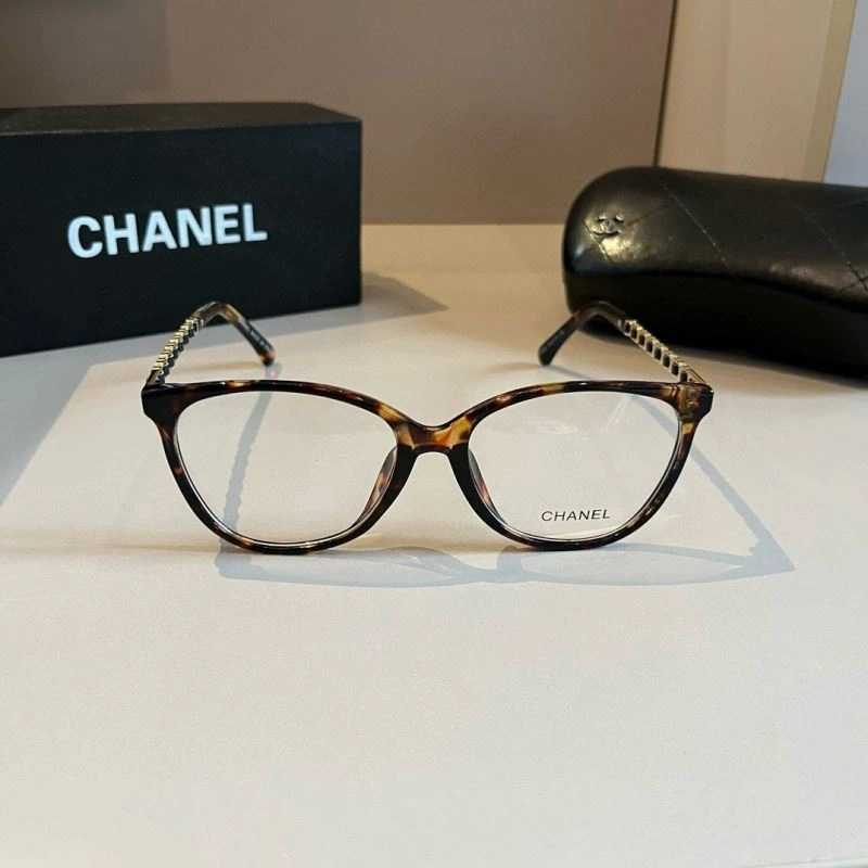 Chanel Sunglasses EasyMatch 278235