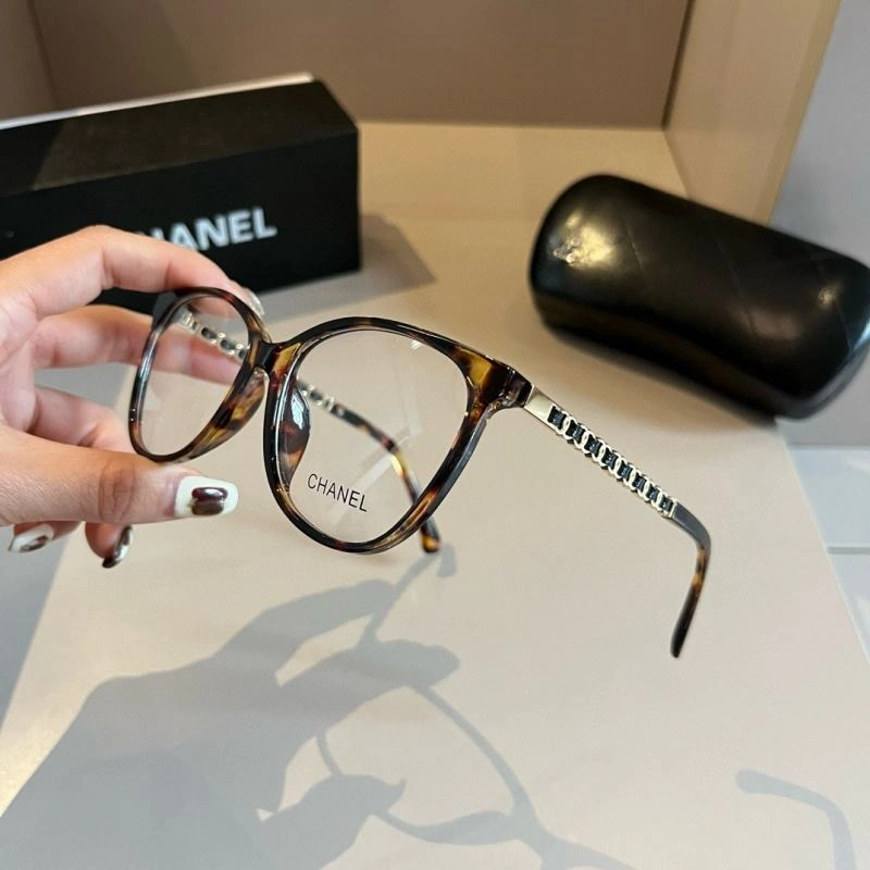 Chanel Sunglasses EasyMatch 278235