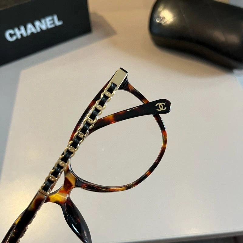Chanel Sunglasses EasyMatch 278235