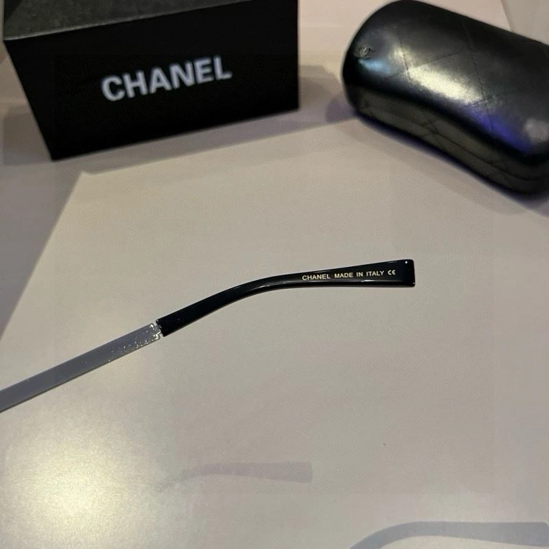 Stretchable Chanel Sunglasses 278211