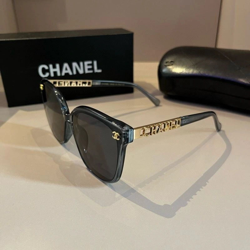 Chanel Sunglasses EasyMatch 278229
