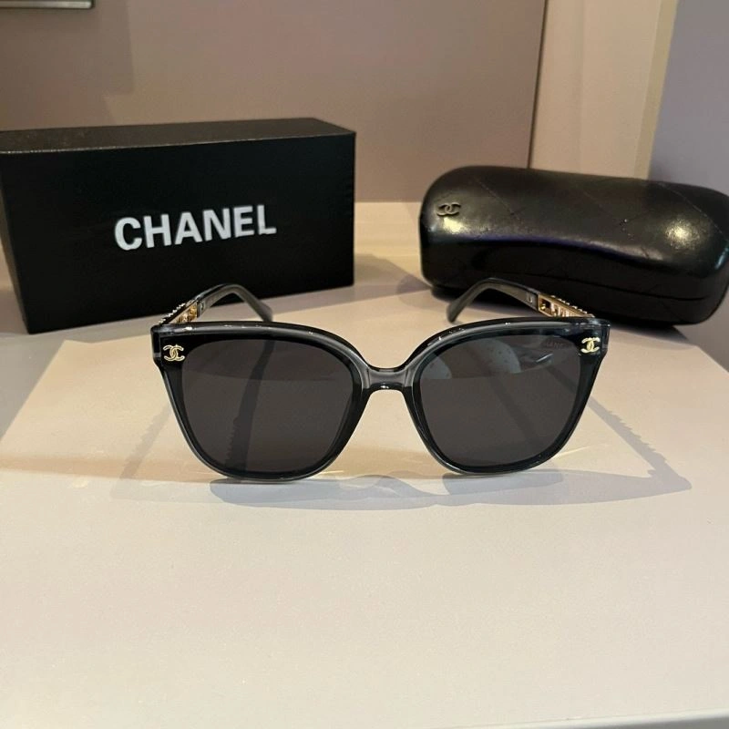 Chanel Sunglasses EasyMatch 278229