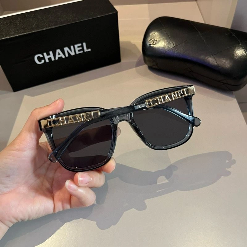Chanel Sunglasses EasyMatch 278229