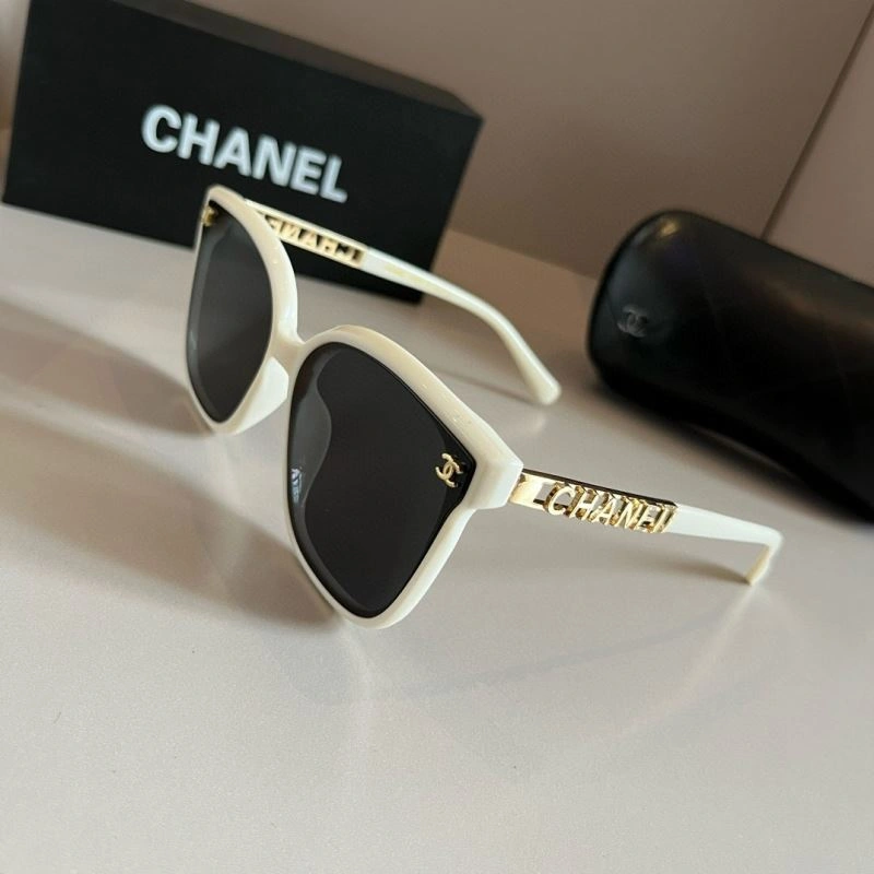 Chanel Sunglasses Fashionable 278231