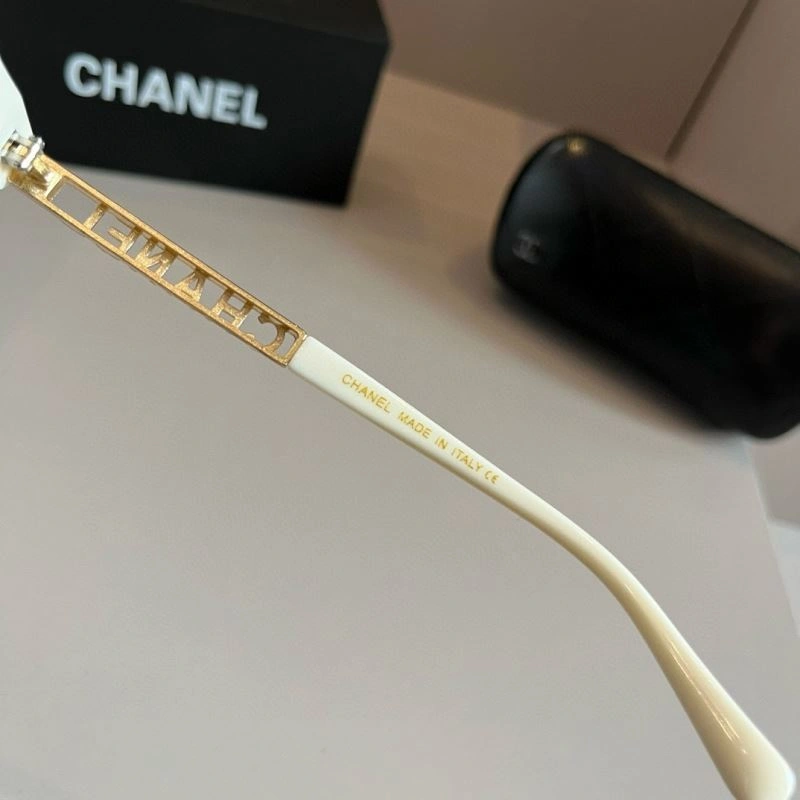 Chanel Sunglasses Fashionable 278231