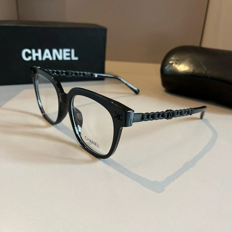 Compact Chanel Sunglasses 278221
