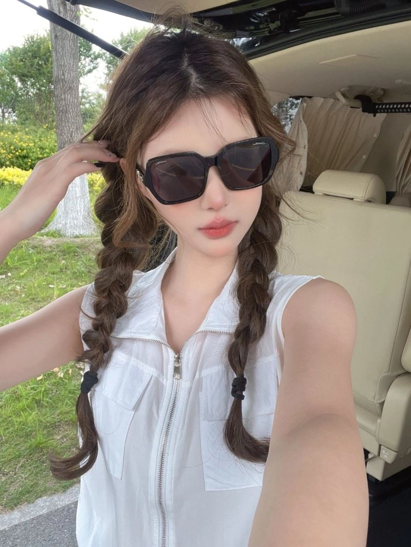 Chanel Sunglasses Stylish 278205