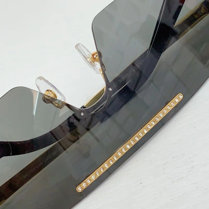 Minimalist Chanel Sunglasses 278598