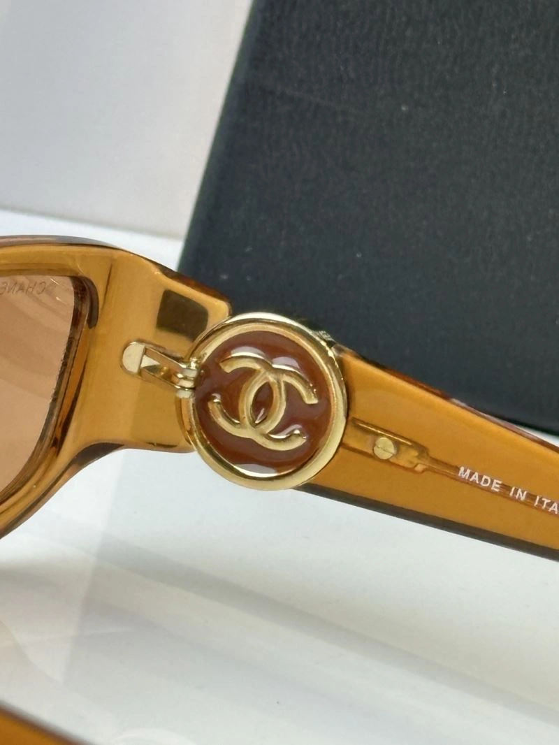 Sleek Chanel Sunglasses 278600