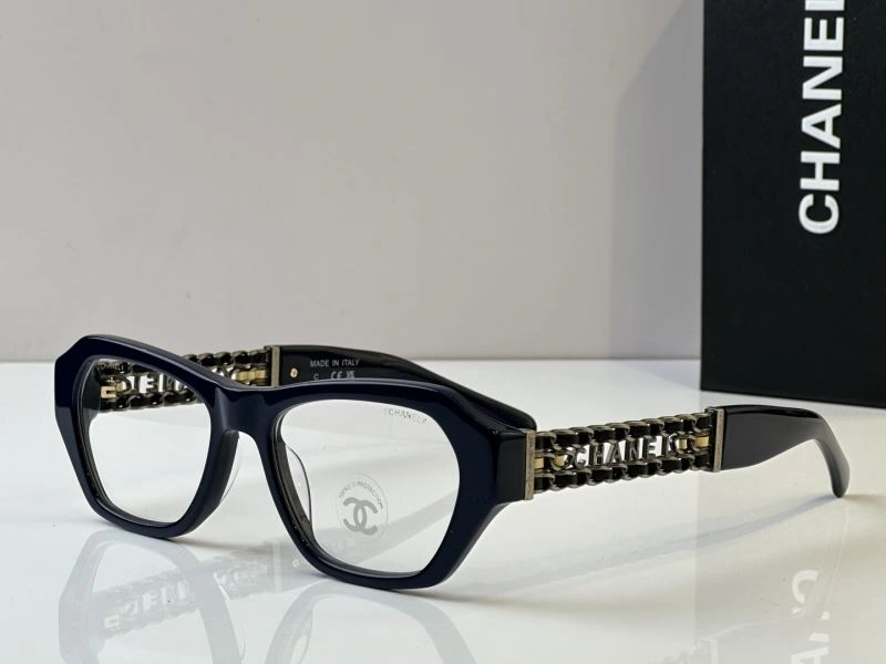 Lightweight Chanel Sunglasses 278572