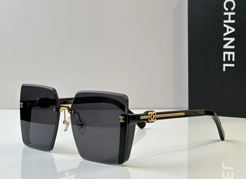 Chanel Sunglasses ModernLook 278569
