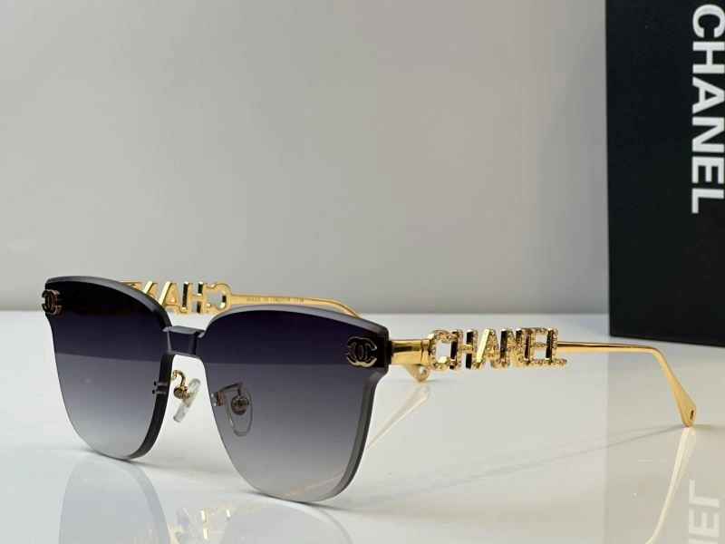 EyeCatching Chanel Sunglasses 278554