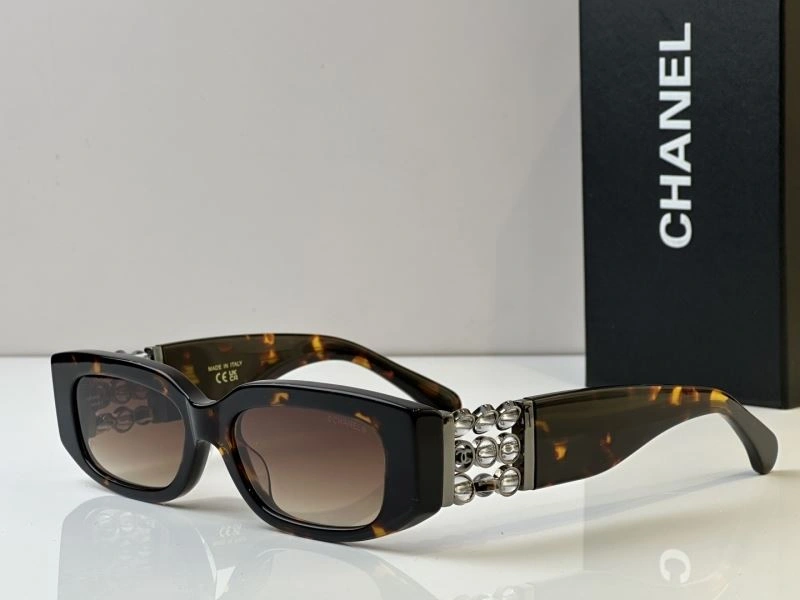 Lightweight Chanel Sunglasses 278549