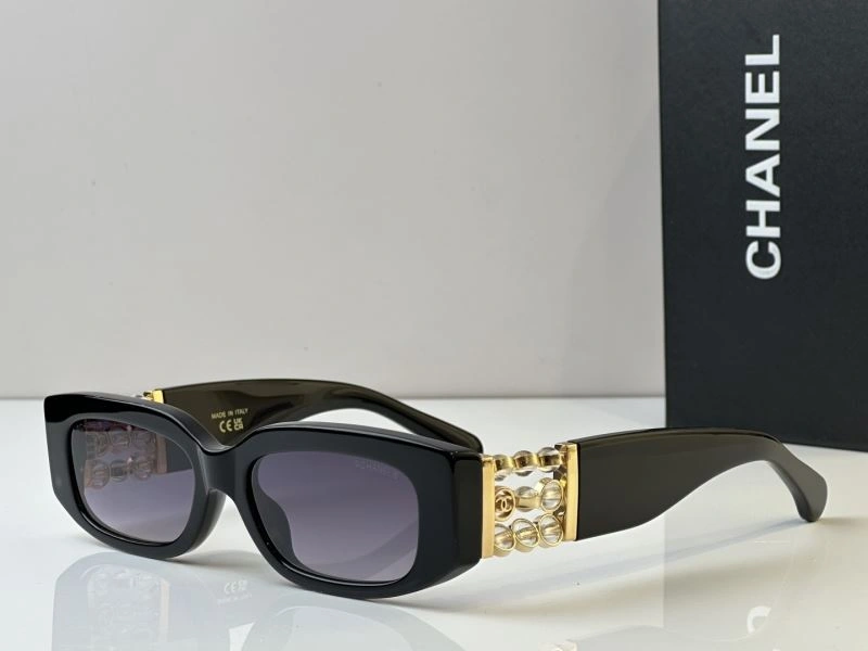 Lightweight Chanel Sunglasses 278549
