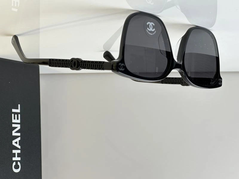 Chanel Sunglasses Minimalist 278560