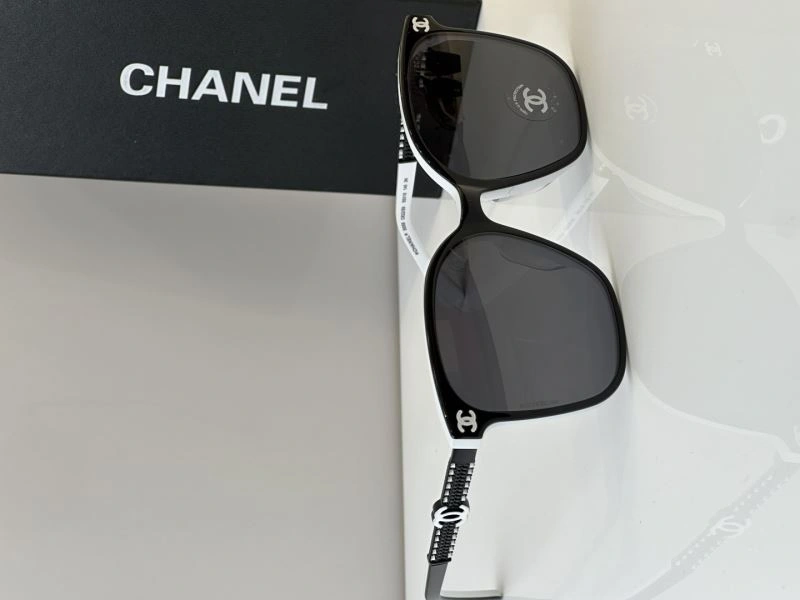 Chanel Sunglasses Minimalist 278560
