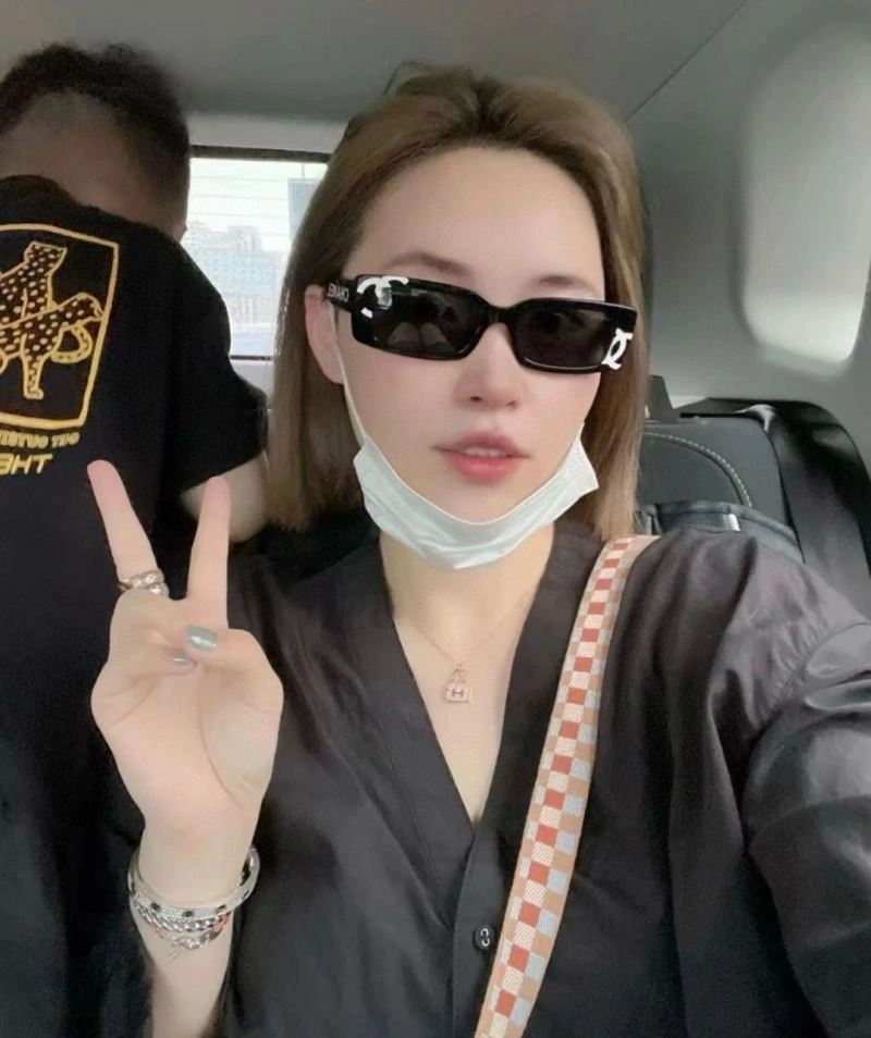Chanel Sunglasses Refined 278498