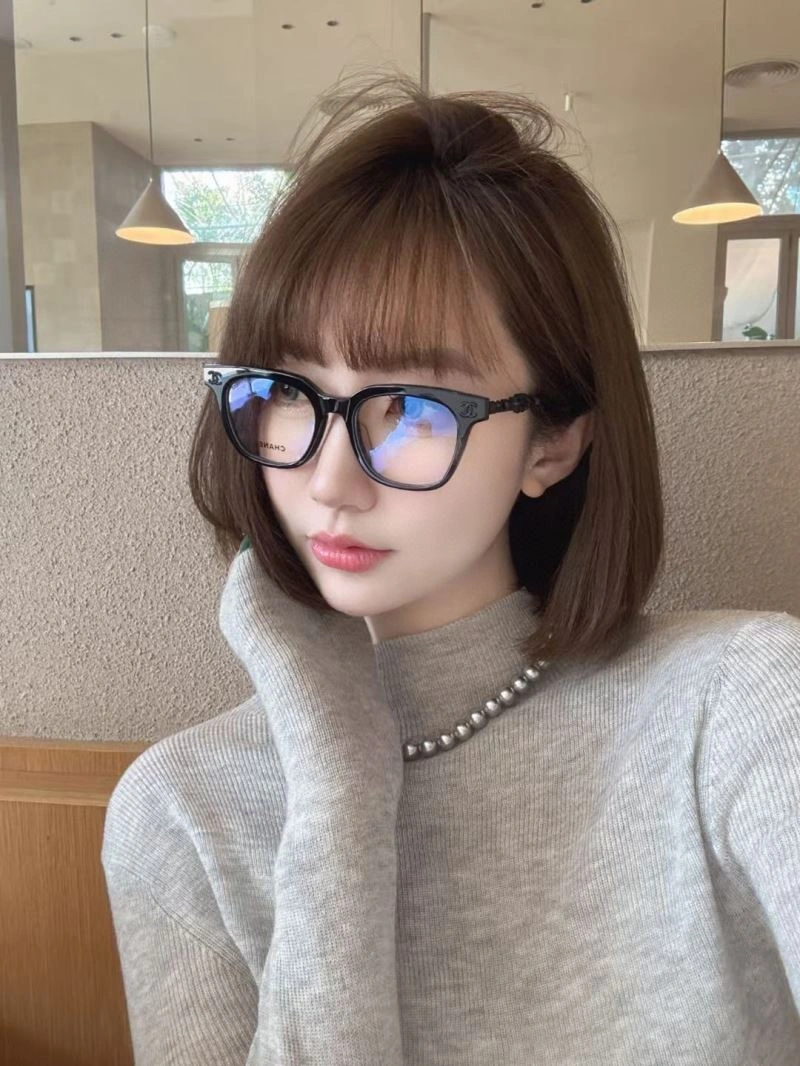 Lightweight Chanel Sunglasses 278515