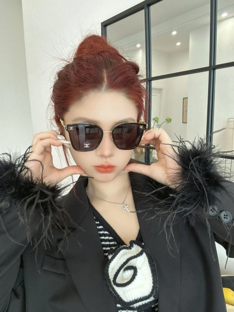 Lightweight Chanel Sunglasses 278497