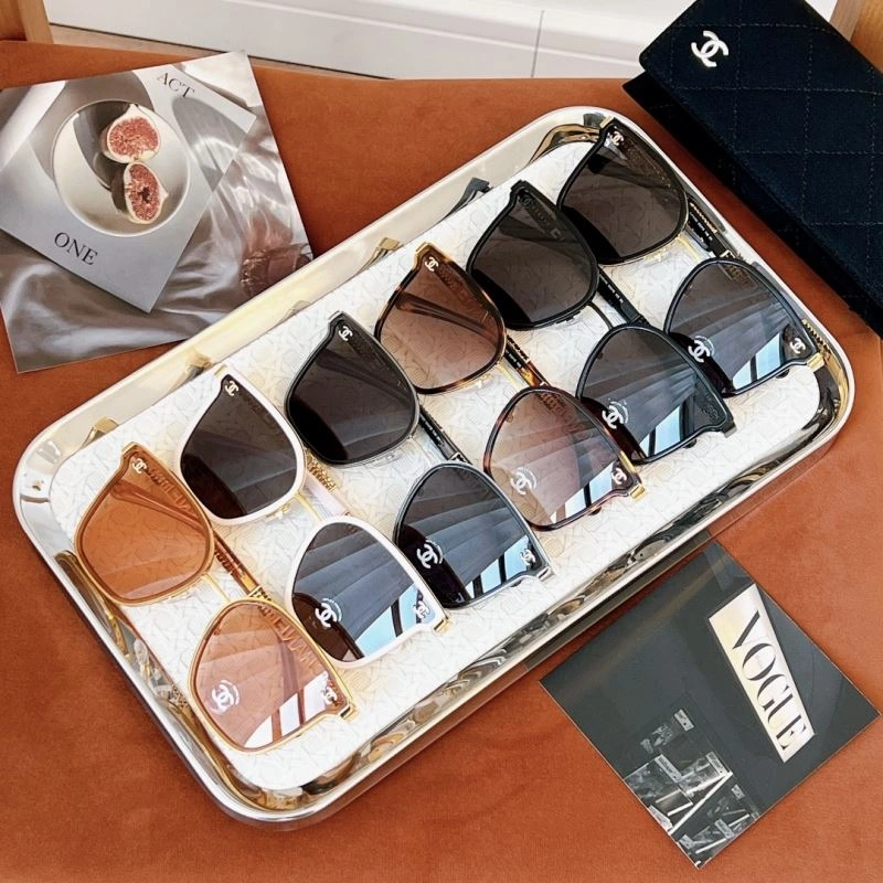 Lightweight Chanel Sunglasses 278497