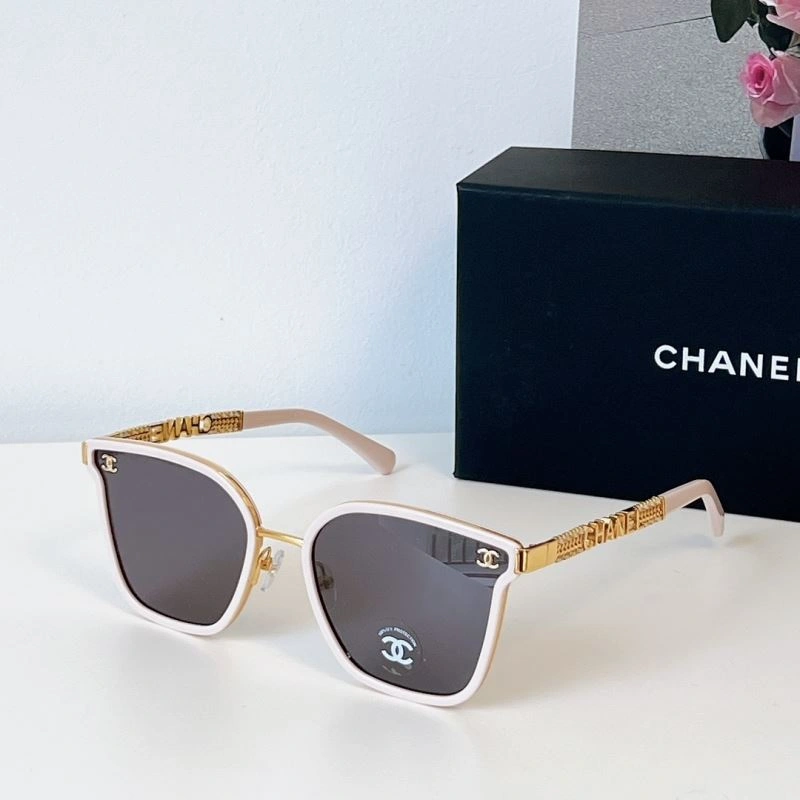 Lightweight Chanel Sunglasses 278497