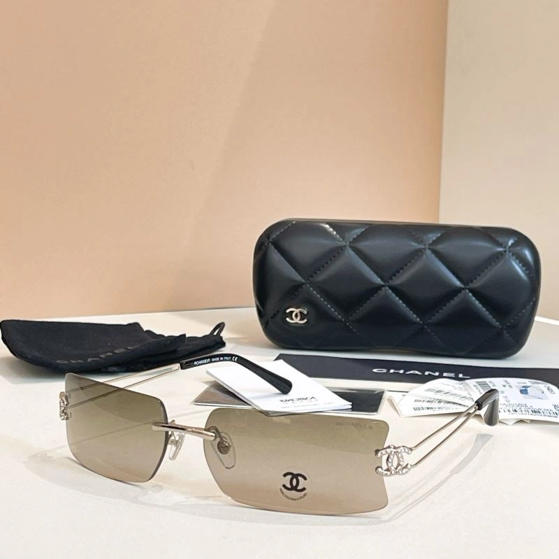 Sleek Chanel Sunglasses 278471