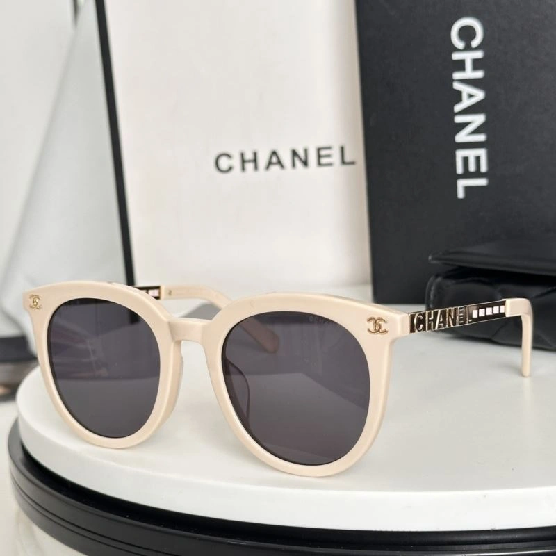 Bold Chanel Sunglasses 278448