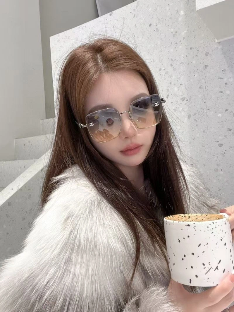 Chanel Sunglasses Effortless 278446