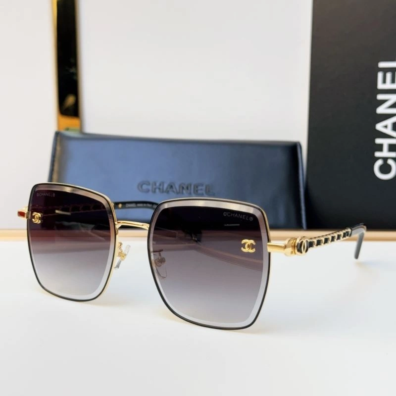 Chanel Sunglasses Effortless 278446