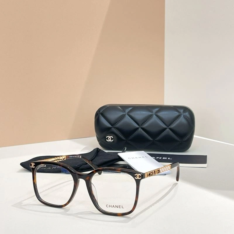 Lightweight Chanel Sunglasses 278411