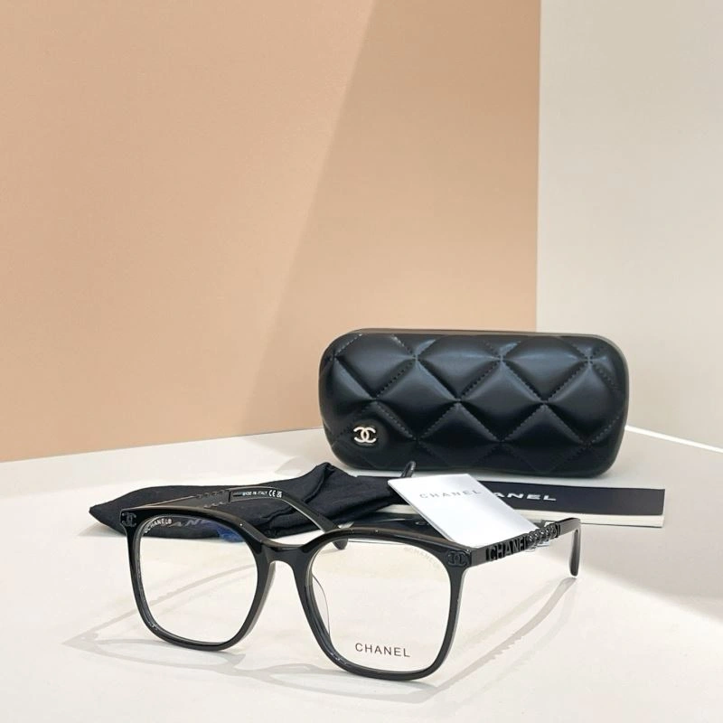 Lightweight Chanel Sunglasses 278411
