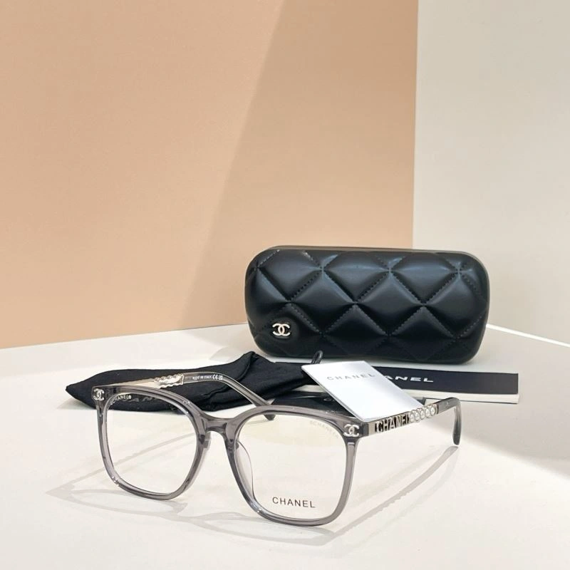 Lightweight Chanel Sunglasses 278411
