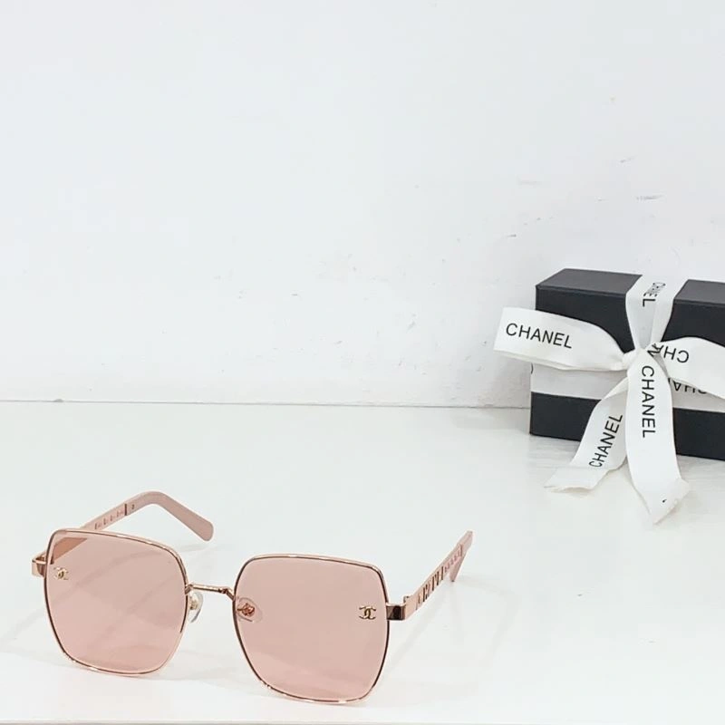 Compact Chanel Sunglasses 278415