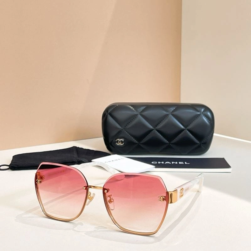 Functional Chanel Sunglasses 278375