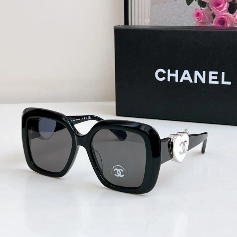 Sleek Chanel Sunglasses 278391