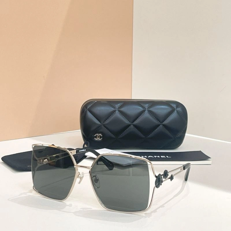 Sustainable Chanel Sunglasses 278401
