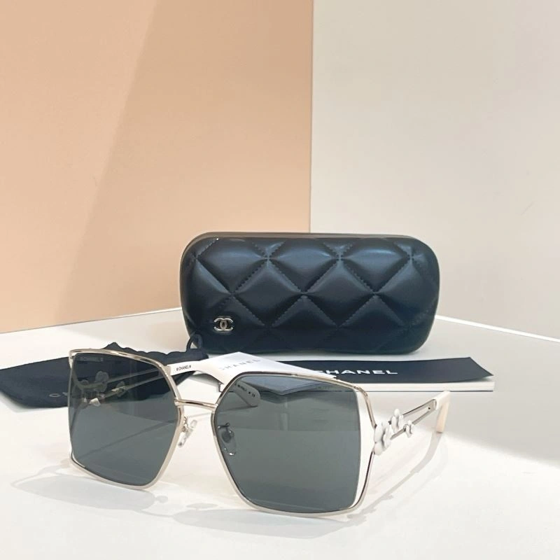 Sustainable Chanel Sunglasses 278401