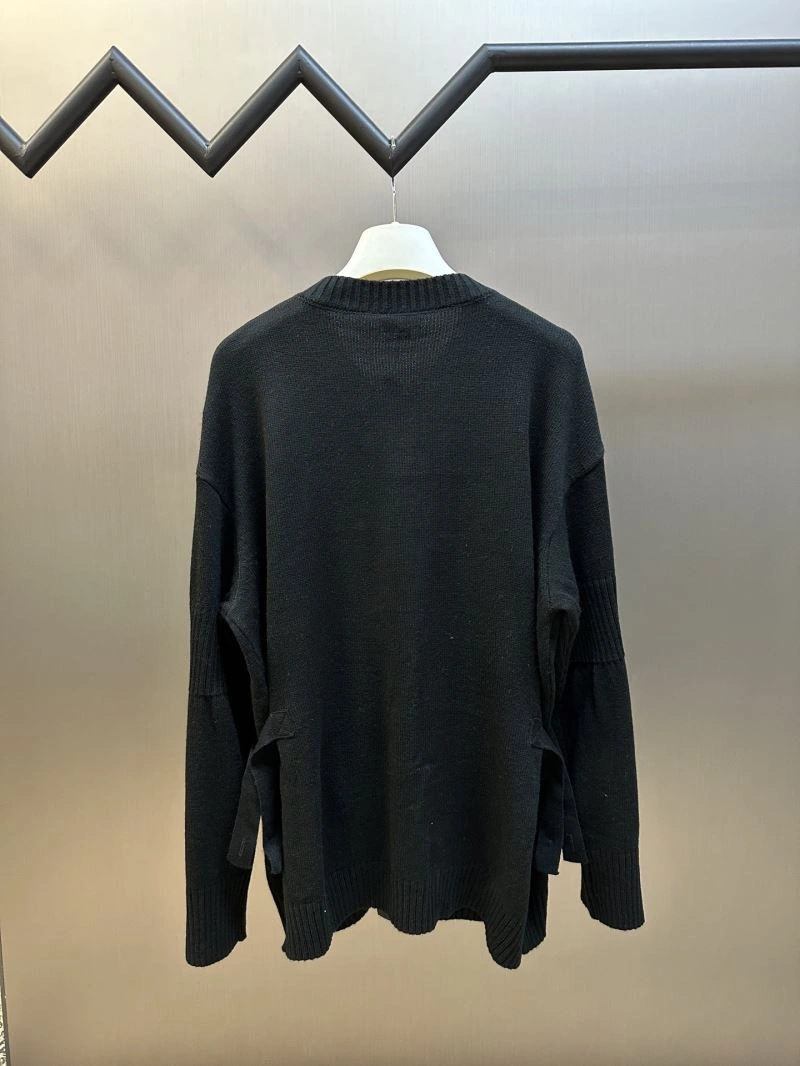 Seasonal Chanel Sweaters 111397