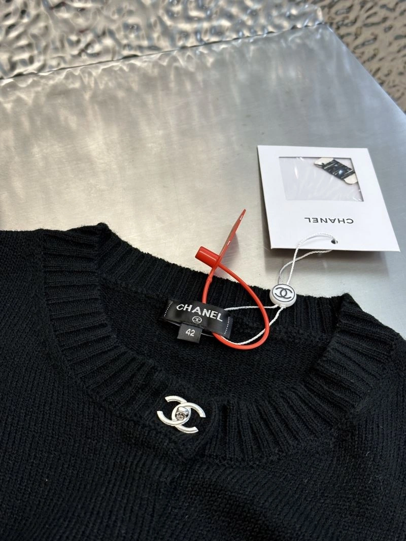 Seasonal Chanel Sweaters 111397