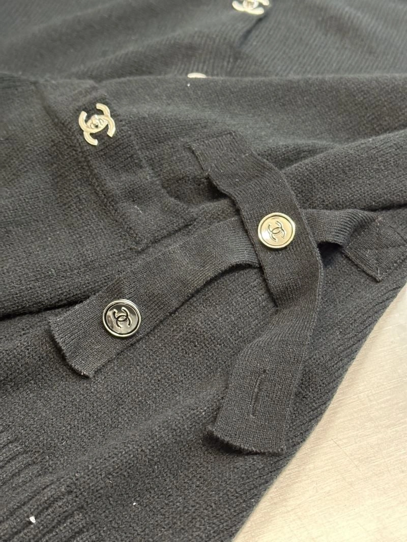 Seasonal Chanel Sweaters 111397