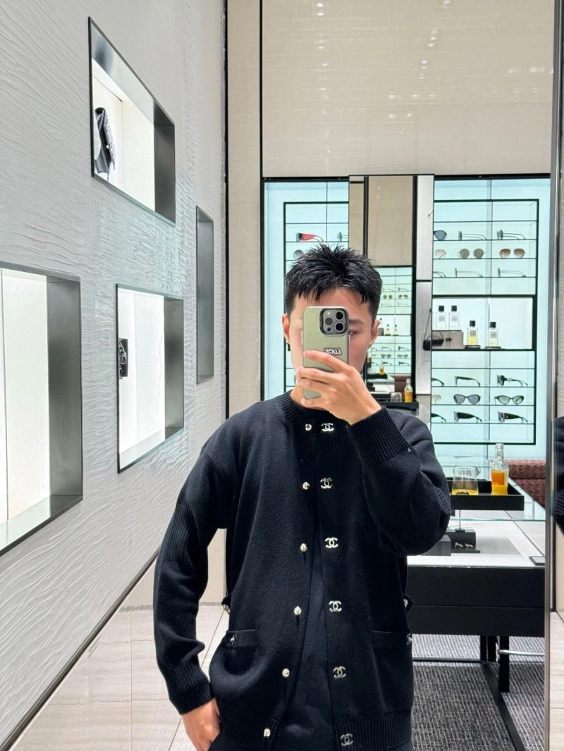 Seasonal Chanel Sweaters 111397