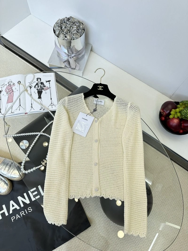 UrbanStyle Chanel Sweaters 110397