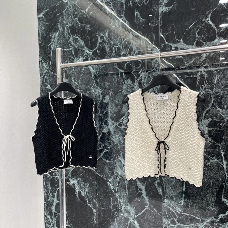 Chanel Sweaters UrbanChic 110395