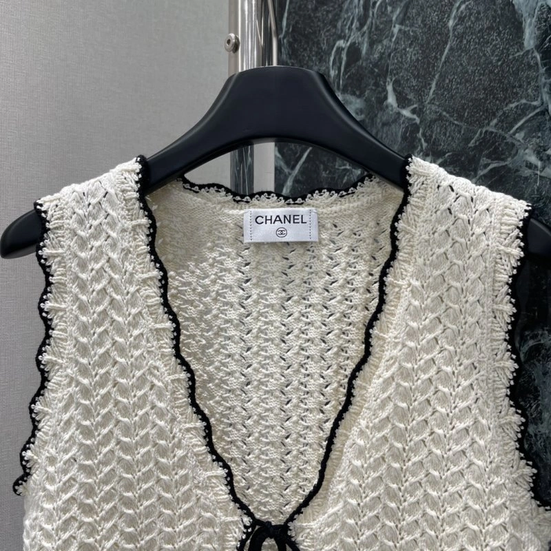 Chanel Sweaters UrbanChic 110395