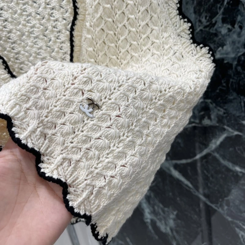 Chanel Sweaters UrbanChic 110395