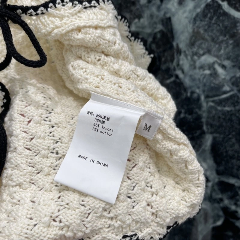Chanel Sweaters UrbanChic 110395