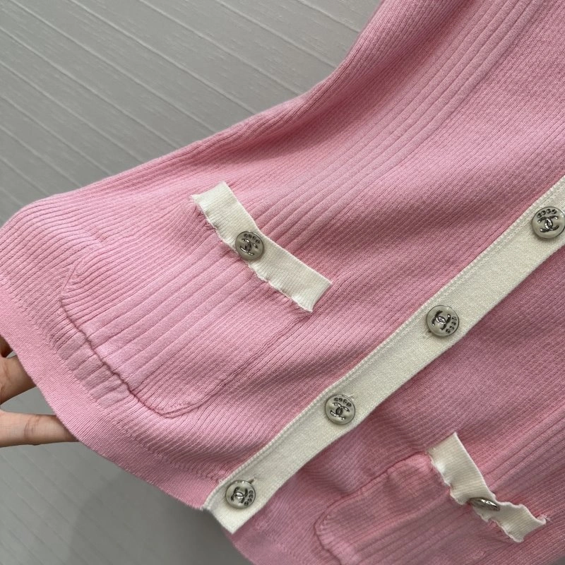 UrbanChic Chanel Sweaters 110381
